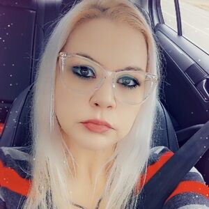 Meet your Posher, Crystal